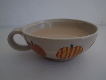 The difference between Pottery and Porcelain tea cup !!